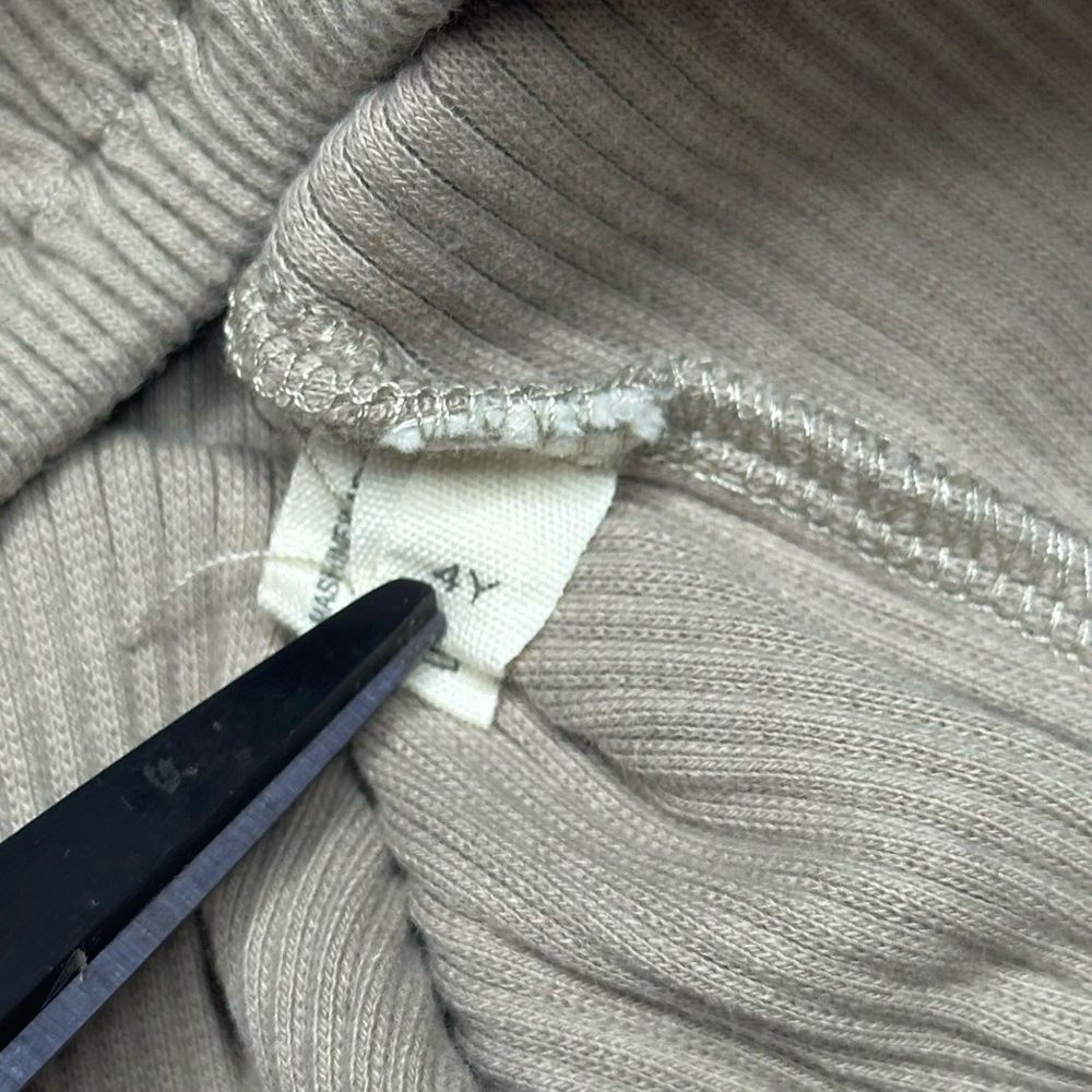 Fable & Ford Ribbed Set - Picture 6 of 7